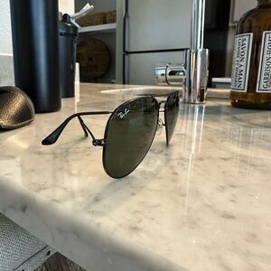 Ray-Ban Black Aviator Sunglasses
